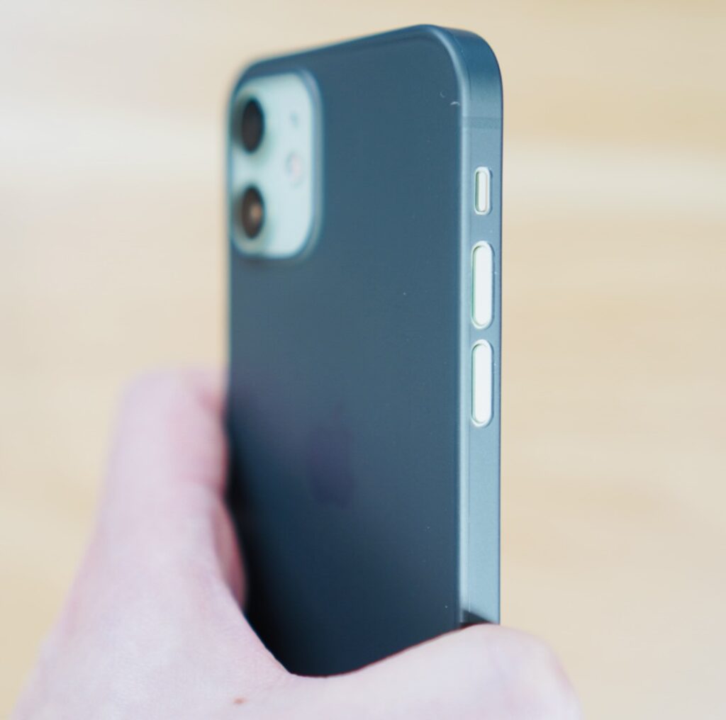 スモークブラック × iPhone 12 mini グリーン
