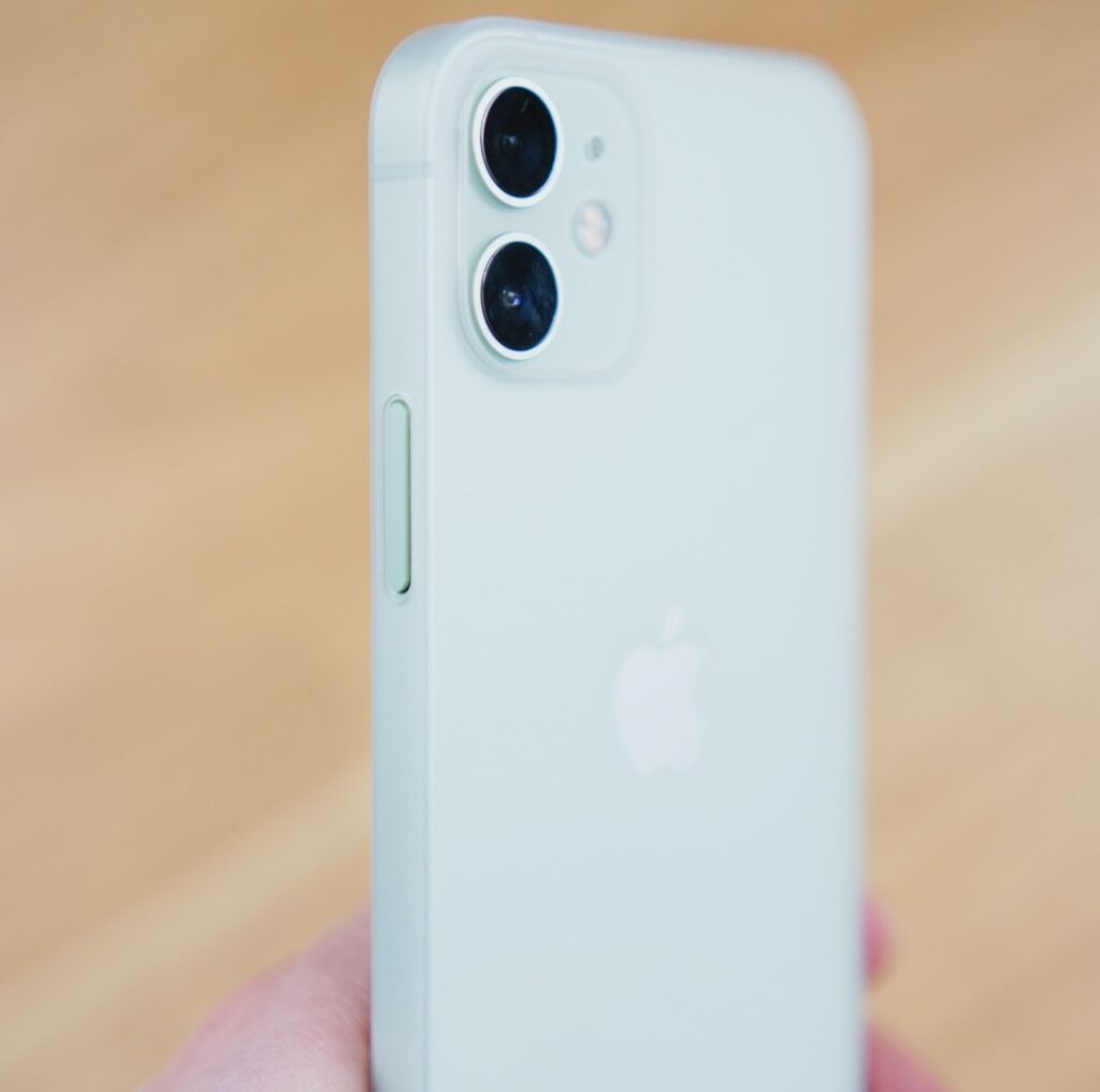 アイスホワイト × iPhone 12 mini グリーン