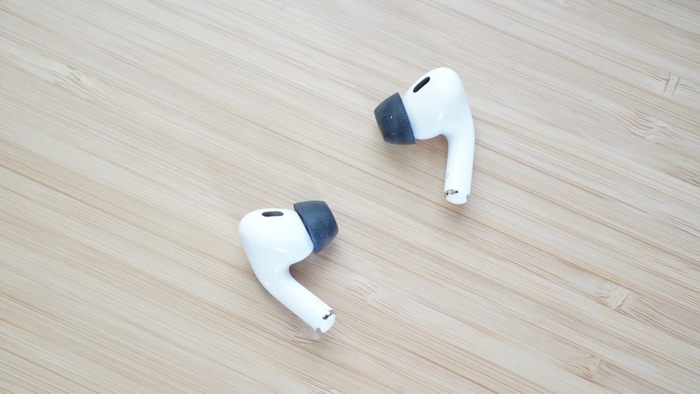 日本専門店 Apple AirPods Comply付き アップル Proワイヤレスイヤホン イヤフォン