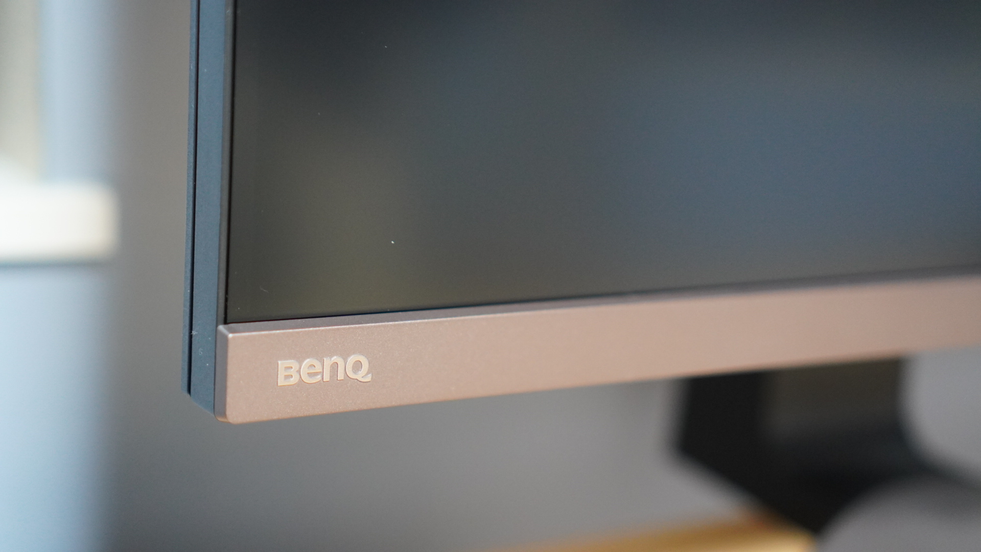 BenQ EW2880U レビュー | USB Type-Cケーブル1本で接続できる28インチ4Kエンターテイメントモニター | Number84