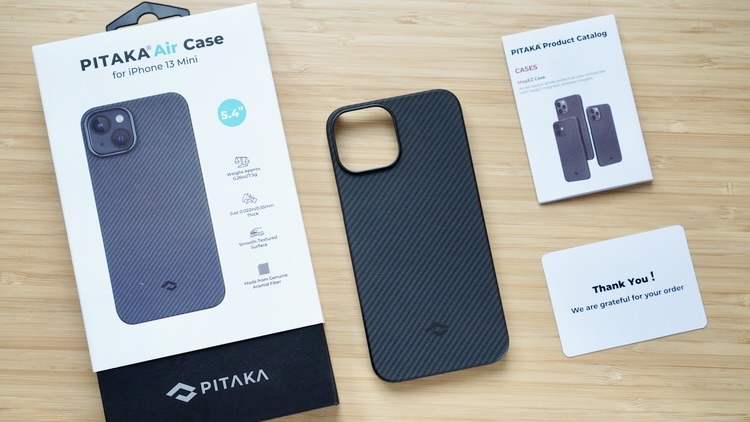 PITAKA Air Case for iPhone 13 miniのパッケージ内容