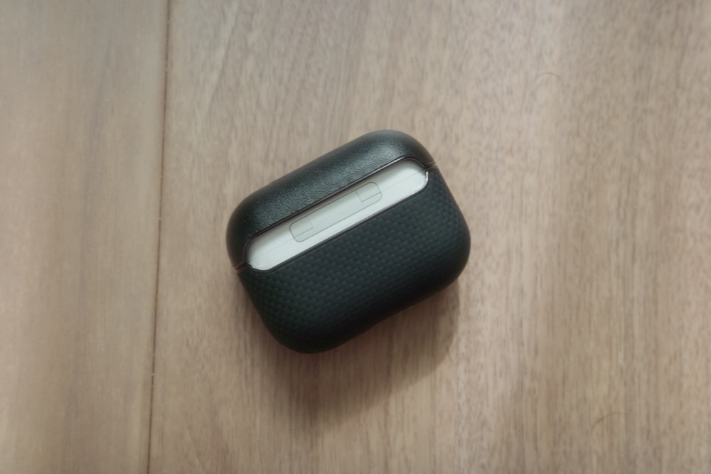 PITAKA アラミド繊維ケース AirPods Pro 2の背面