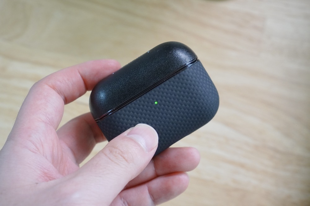 PITAKAアラミド繊維ケース AirPods Pro 2 LEDランプが見える設計