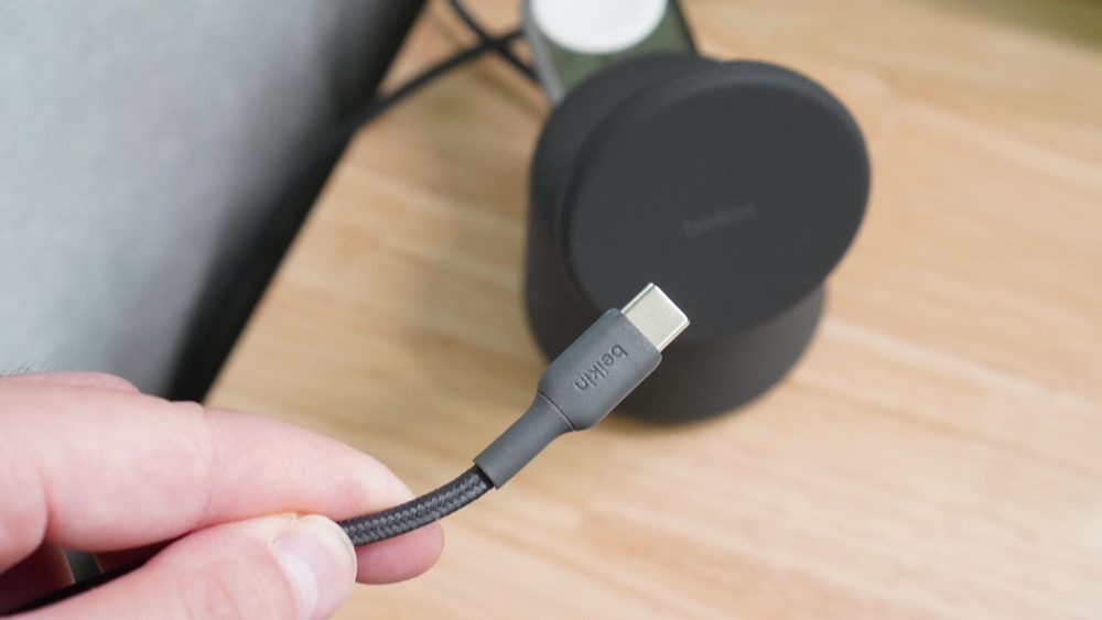 給電ケーブルはUSB-C