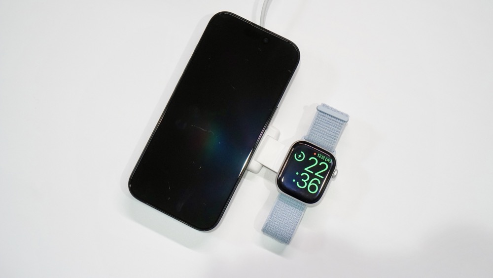 KINIVA 折りたたみ式 3-in-1ワイヤレス充電器でiPhoneとApple Watchを高速充電