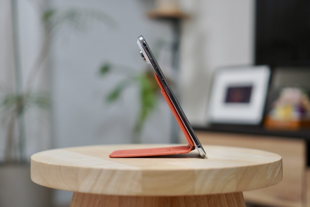 MOFT 8-in-1多機能スタンドの縦置き