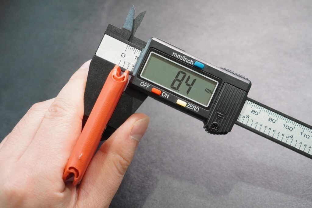 MOFT 8-in-1多機能スタンドの厚さ