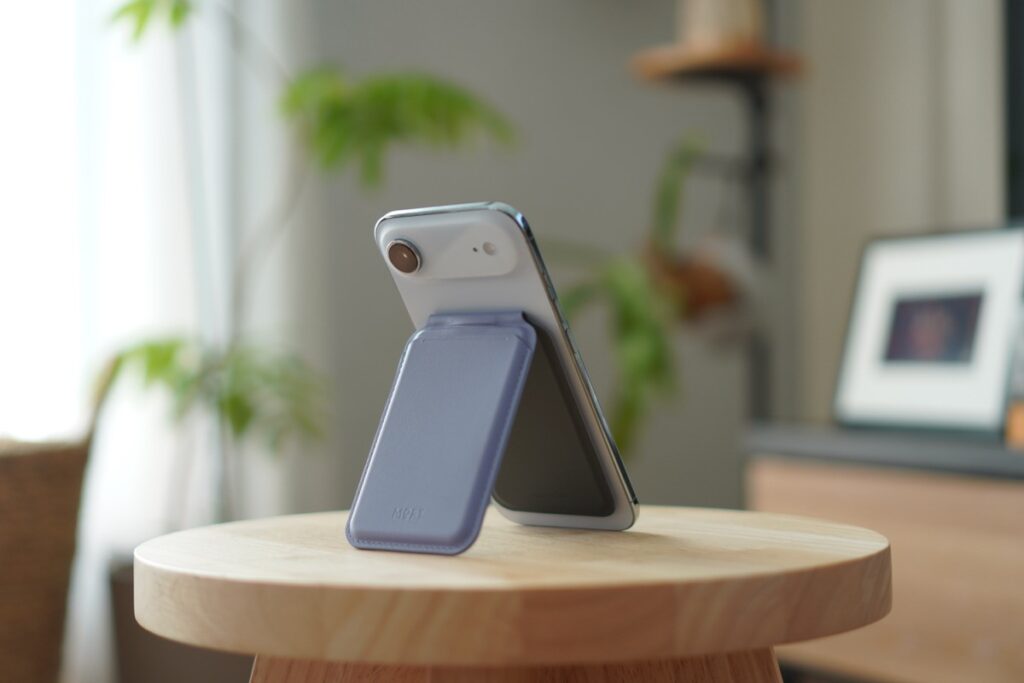 MOFT フラッシュウォレット & スタンドの縦置き