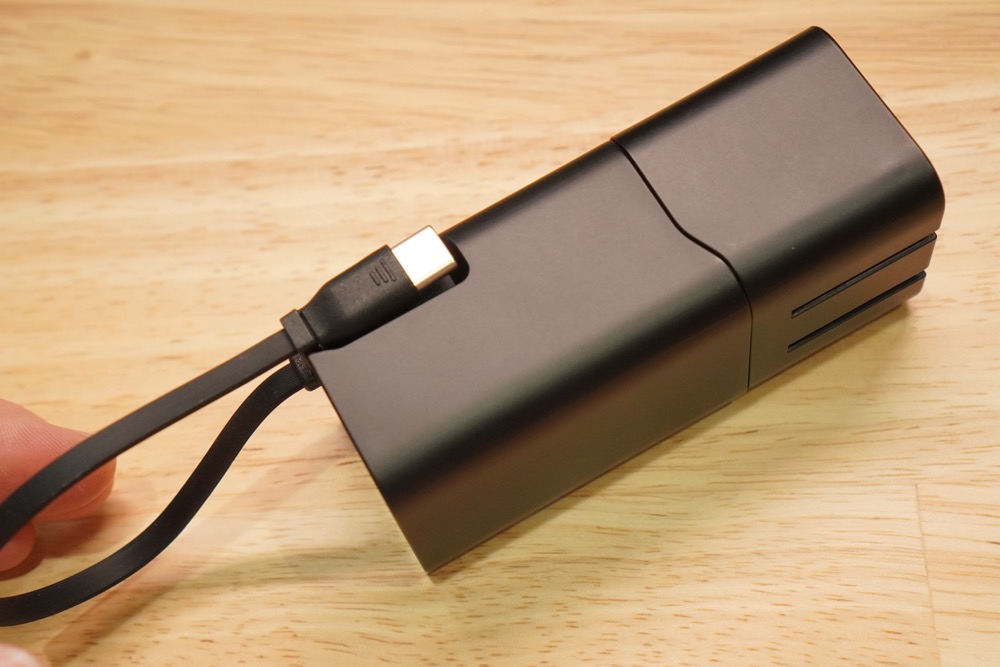 USB-Cケーブルを内蔵