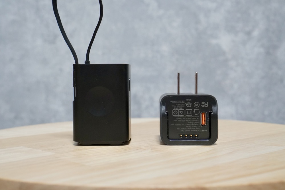 ACアダプタとモバイルバッテリーを分離