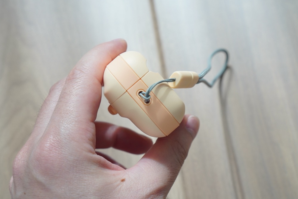 MAGNETIC LOCK CASE (PULSETMシリーズ)のストラップ