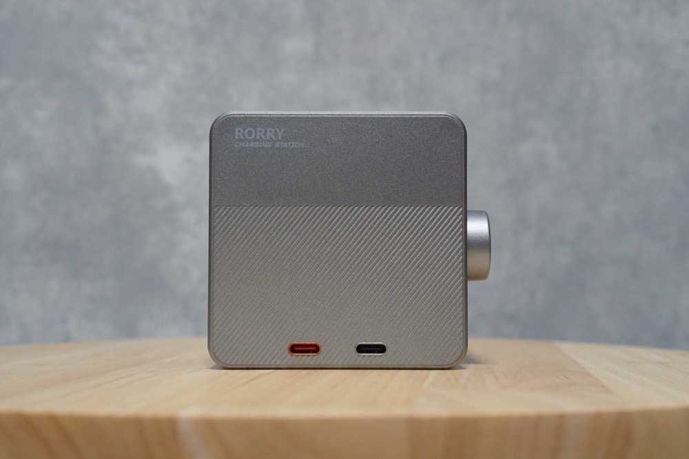 RORRY ワイヤレス充電器 4in1 magsafe対応の背面