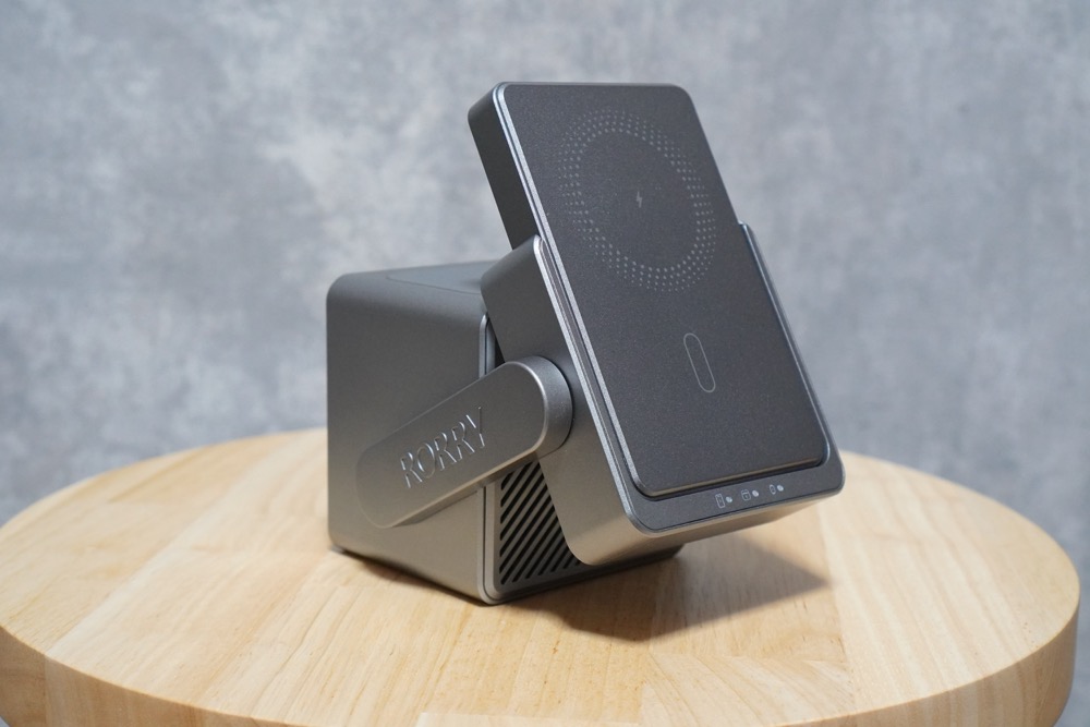RORRY MagSafe対応4-in-1ワイヤレス充電スタンドの実機
