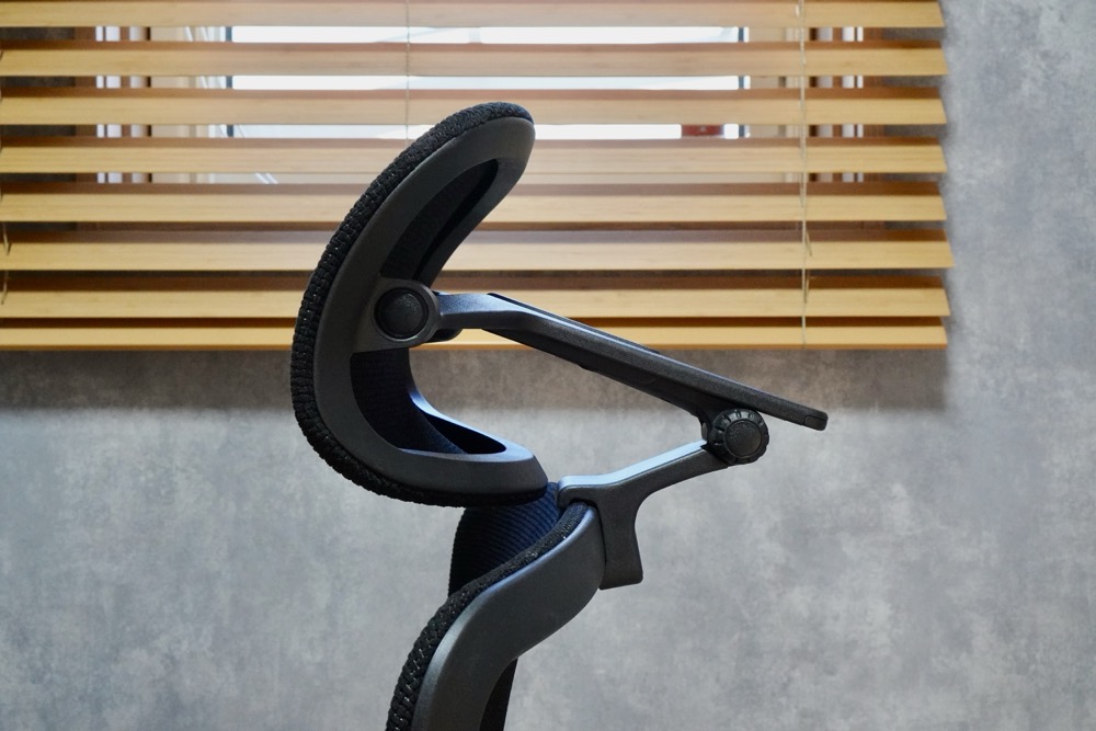 FlexiSpot C7 Morpherのヘッドレスト