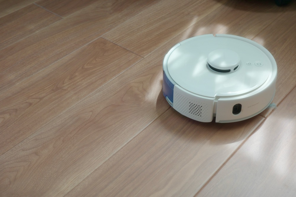 SwitchBot ロボット掃除機 K11＋が稼働する様子