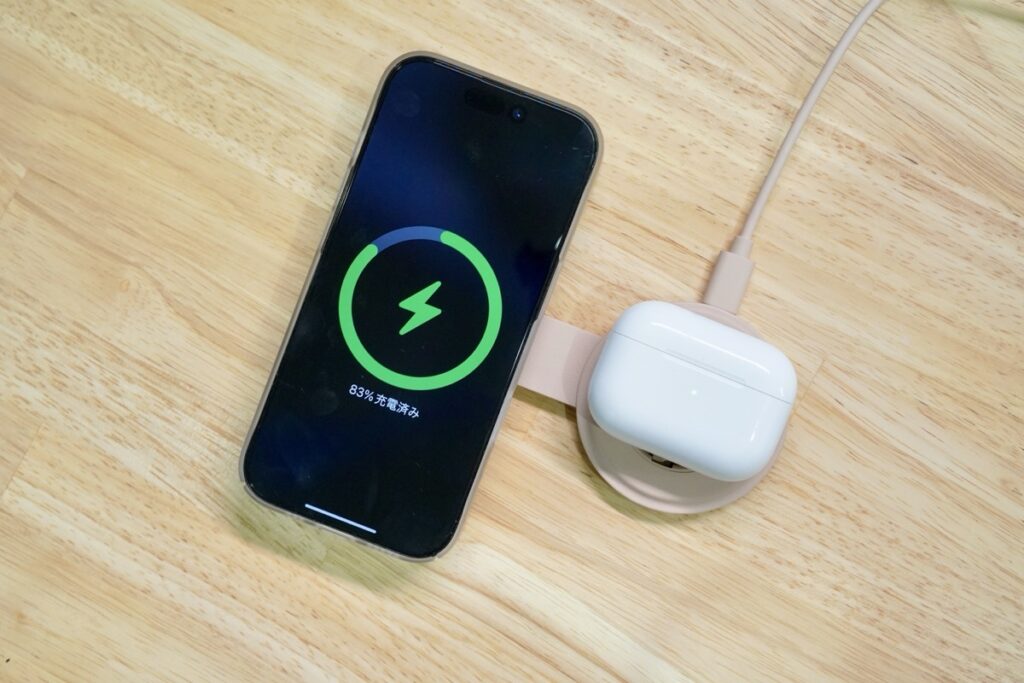 Satechi OntheGO 2-in-1ワイヤレス充電器でiPhoneとAirPods Proを同時に充電