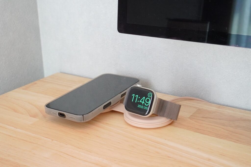 Satechi OntheGO 2-in-1ワイヤレス充電器でiPhoneとApple Watchを同時に充電