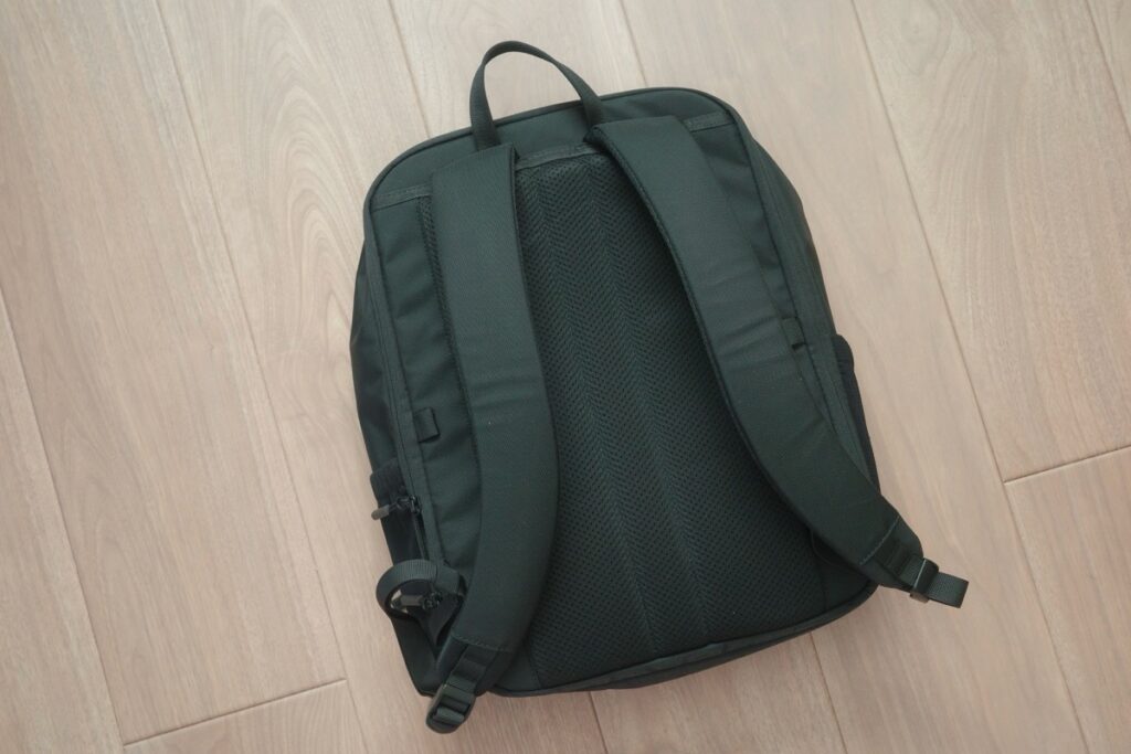 THE TOKYO TECHPACK AIRの背面