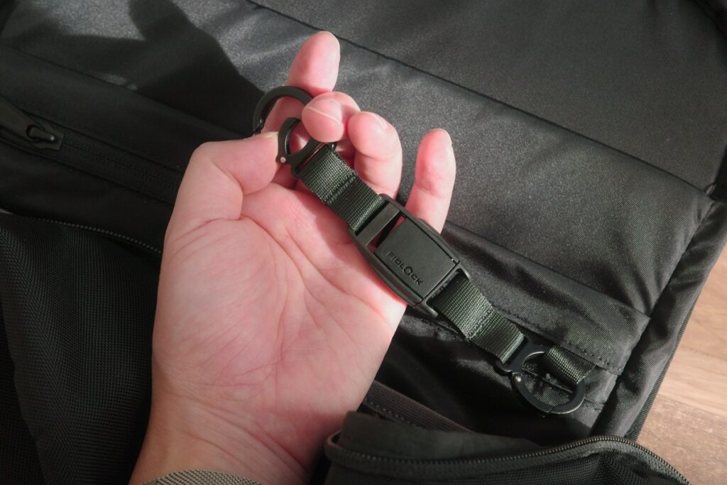 THE TOKYO TECHPACK AIRのキーチェーン
