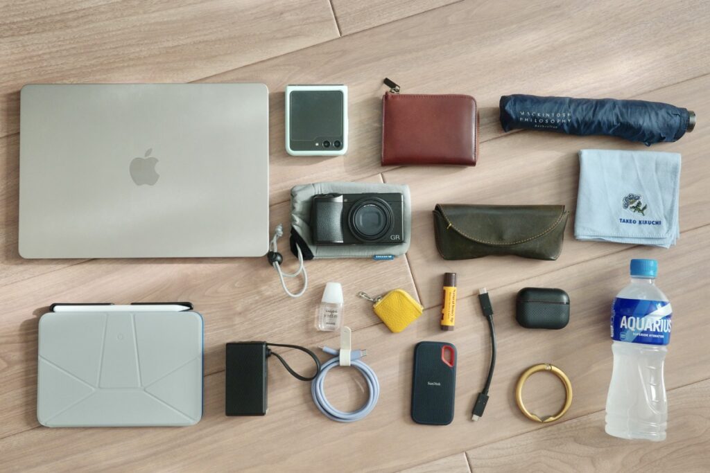 THE TOKYO TECHPACK AIRの中身(日常シーン)