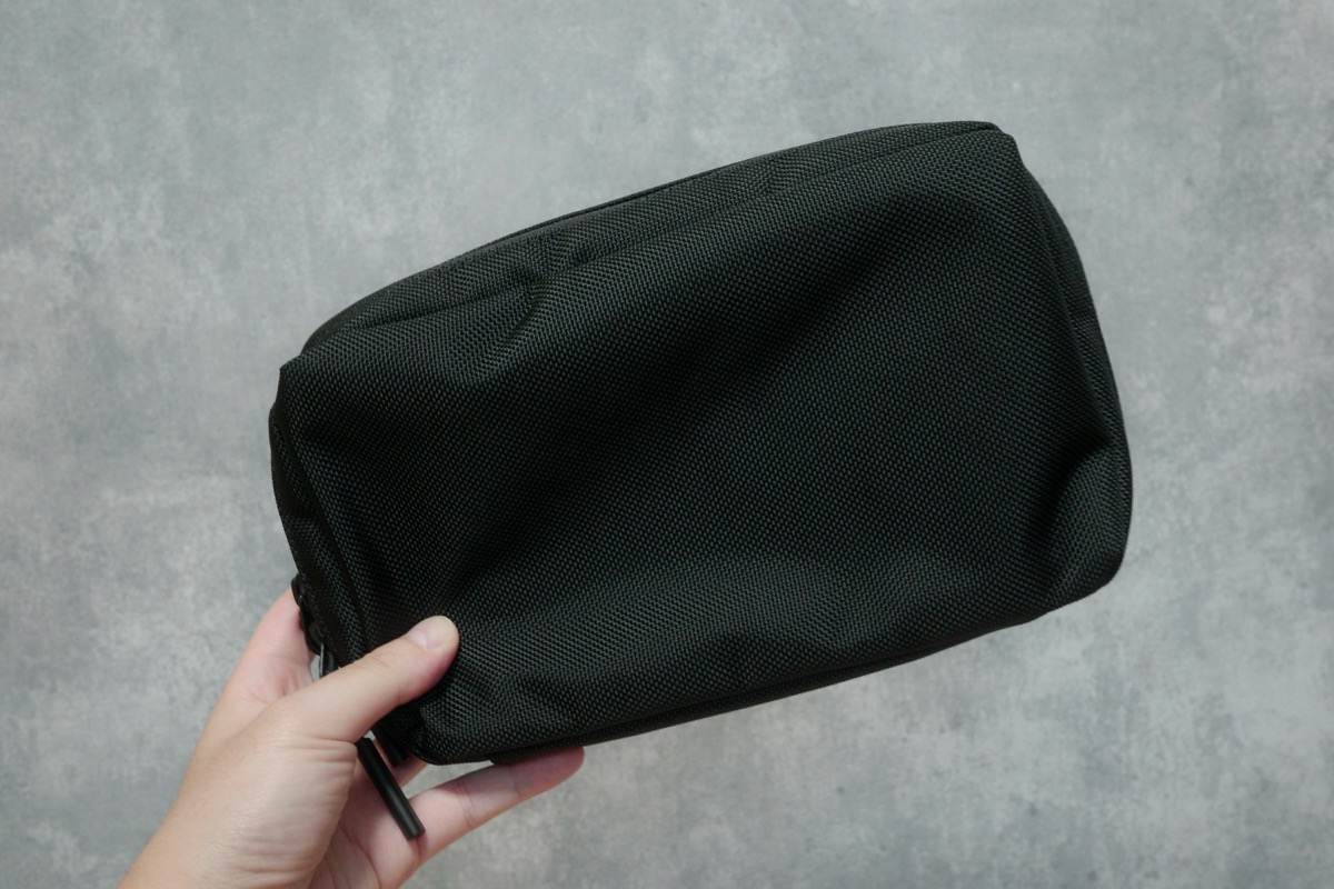THE TOKYO TECHPACK POUCHのメイン素材は、CORDURAナイロン
