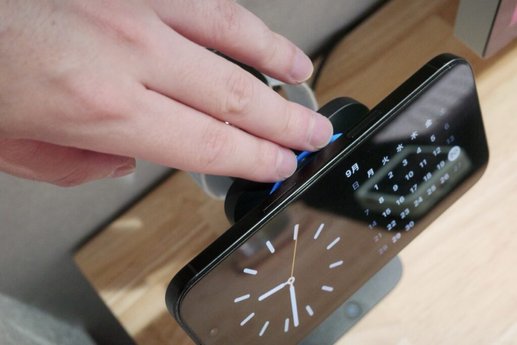 ESRの冷却システム「CryoBoost」でiPhoneの発熱を抑えられる