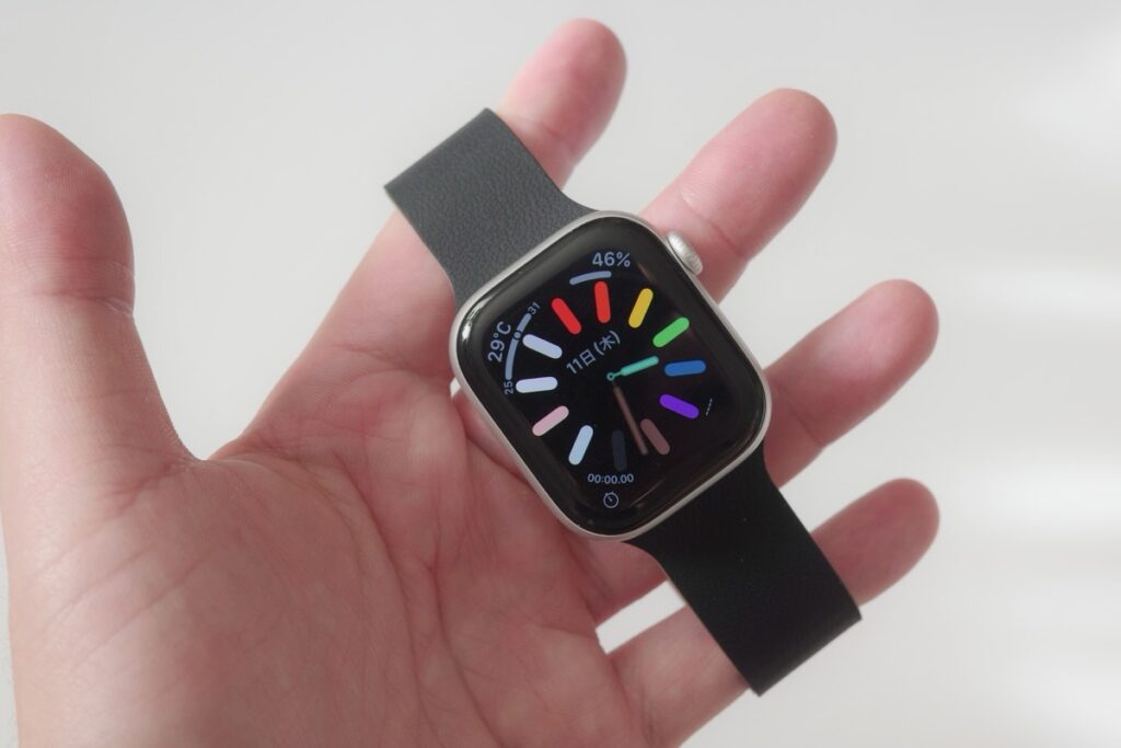 MOFT Apple Watch用マグネット式バンド（ジェットブラック x サンドベージュ）をジェットブラック単色にしてみた