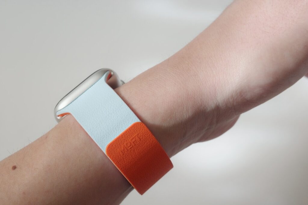 MOFT Apple Watch用マグネット式シリコンバンドはフィット感がいい