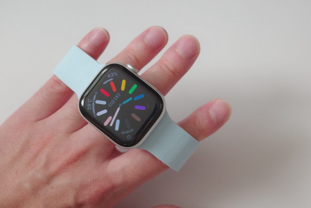 MOFTのApple Watchバンド（サンライズオレンジ x ミストブルー）