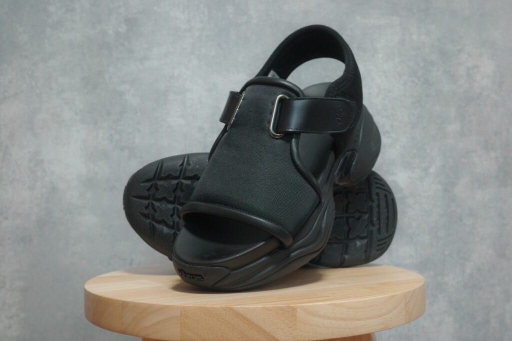 OAO MONOLITH NYLON(BLACK)の正面