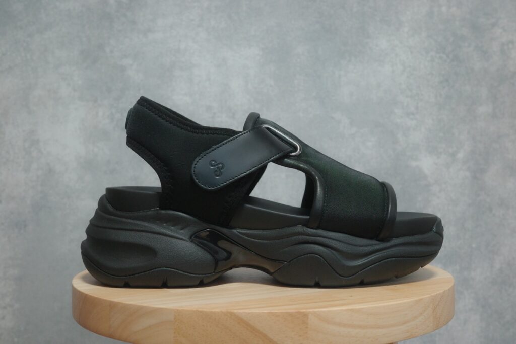 OAO MONOLITH NYLONの内側