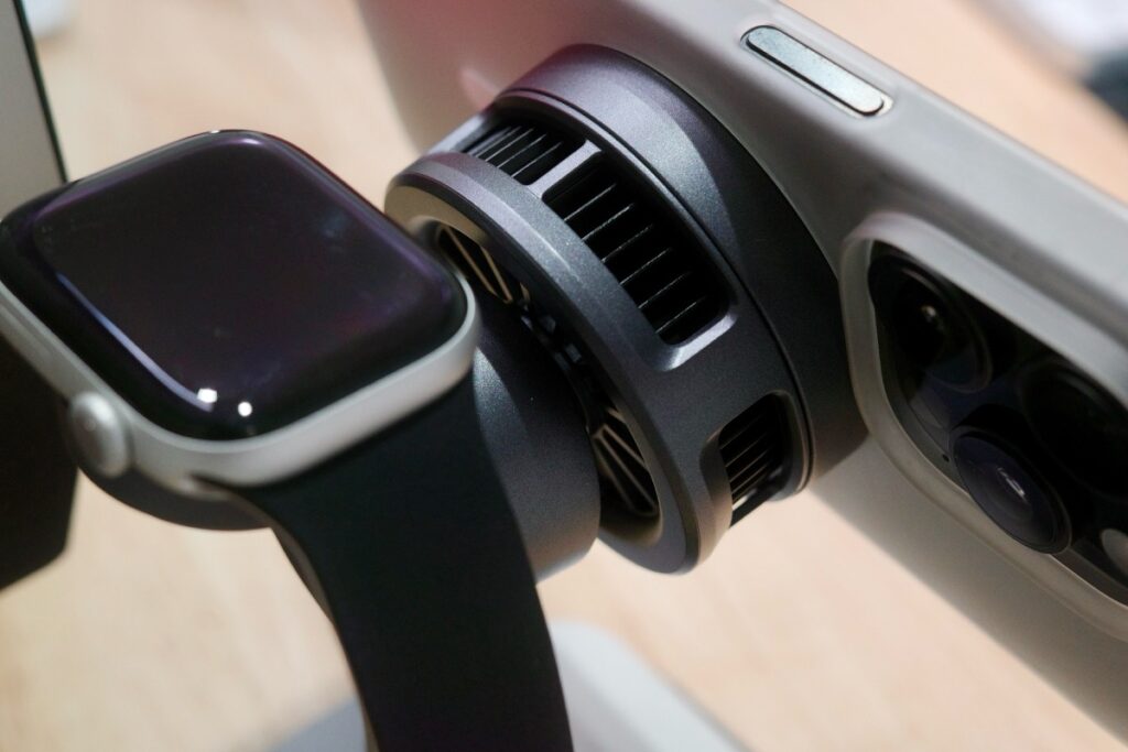 RORRY 冷却ファン付き3in1ワイヤレス充電器の冷却ファンは、ほぼ無音