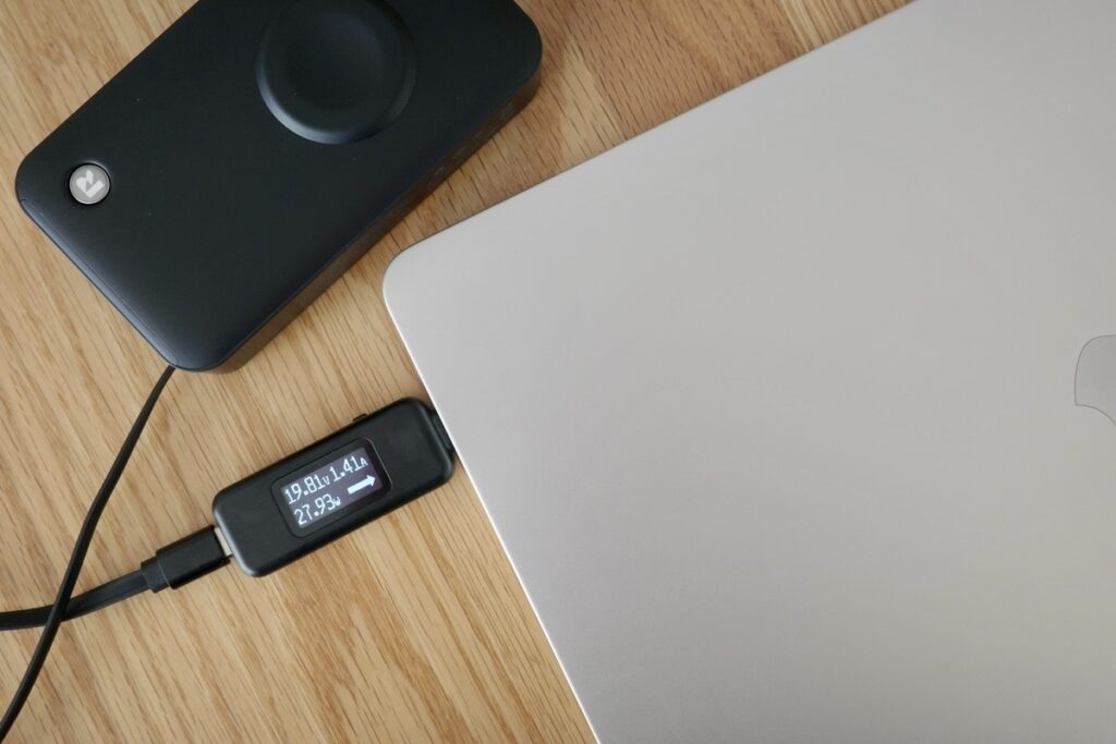 RORRY モバイルバッテリー H1は、最大30W出力