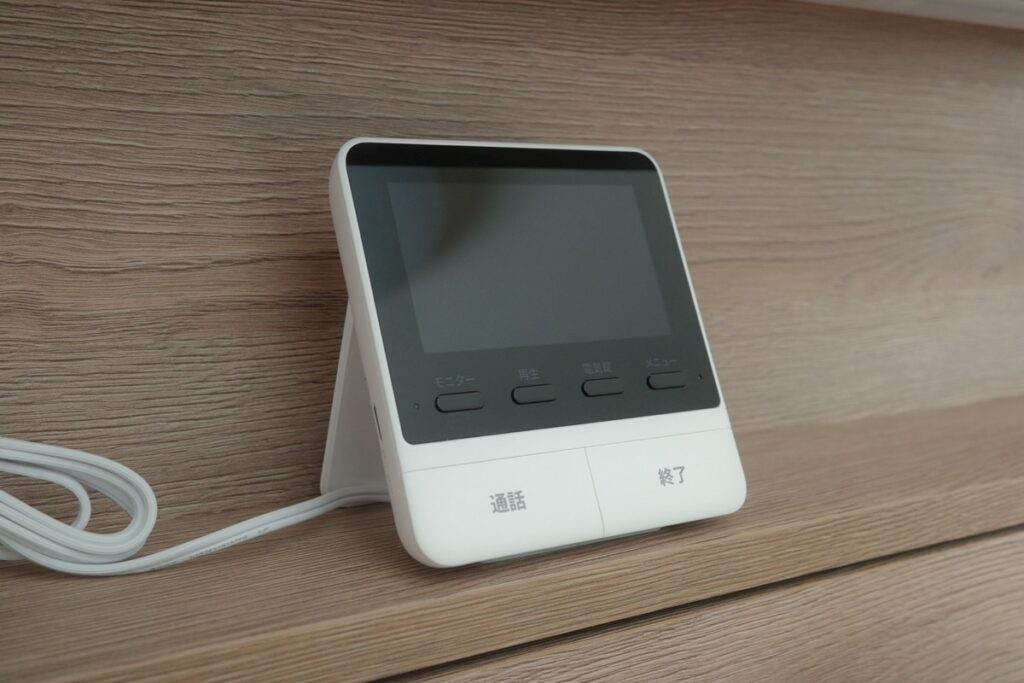 SwitchBot スマートテレビドアホンを設置した様子