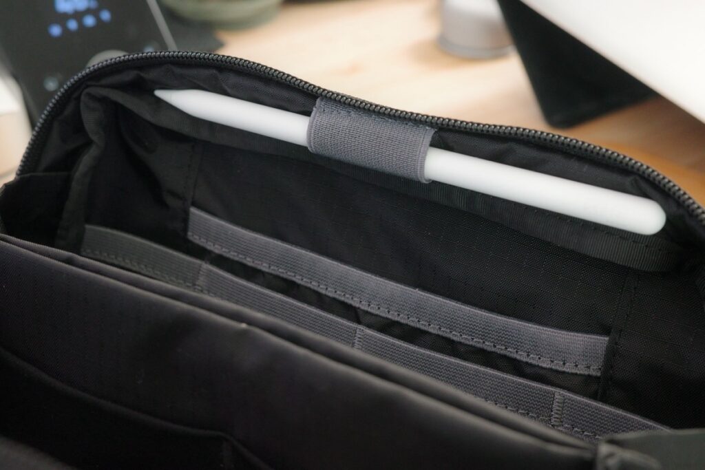 THE TOKYO TECHPACK POUCHのpencilスロット