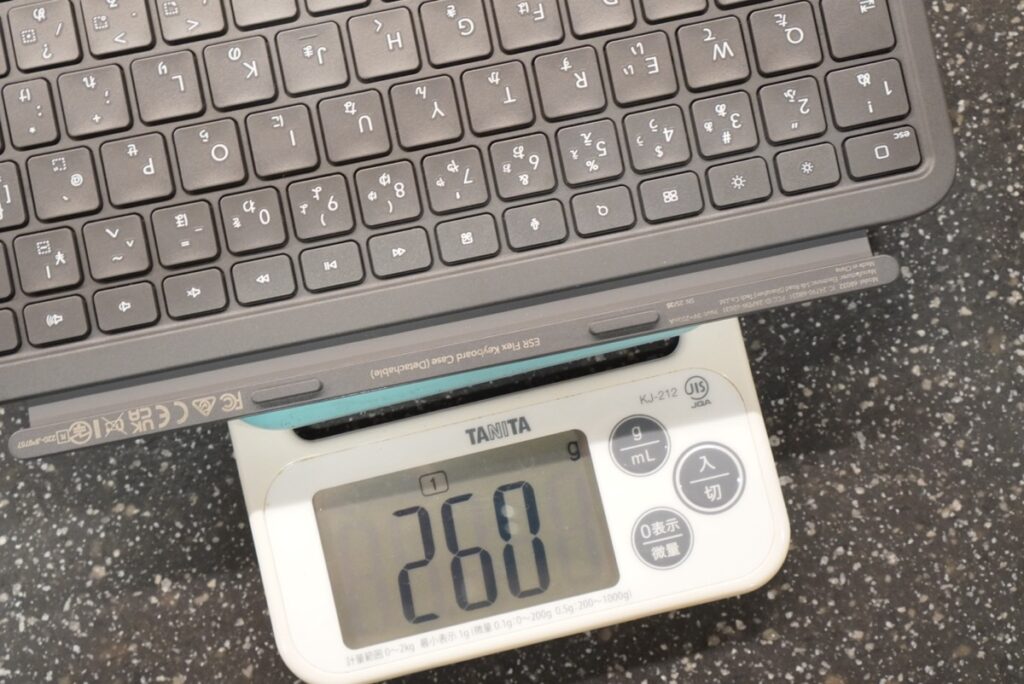 ESR iPad Air 11インチ（M2/M3）Flexキーボードケースのキーボード部分の重さ