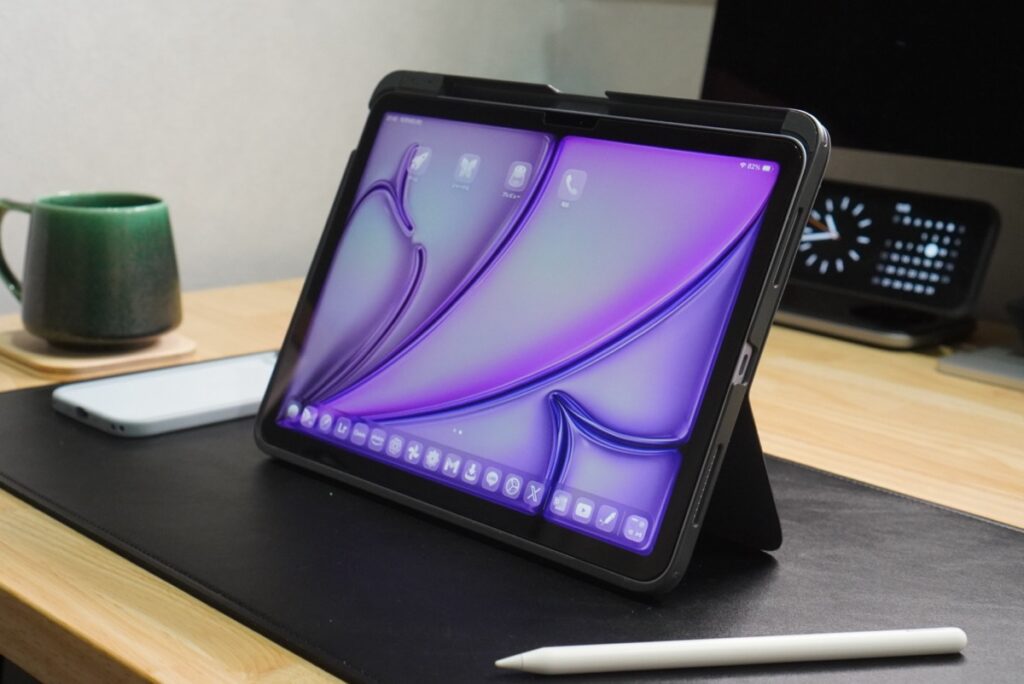 ESR iPad Air 11インチ（M2/M3）Flexキーボードケースのスタンド角度（65度）