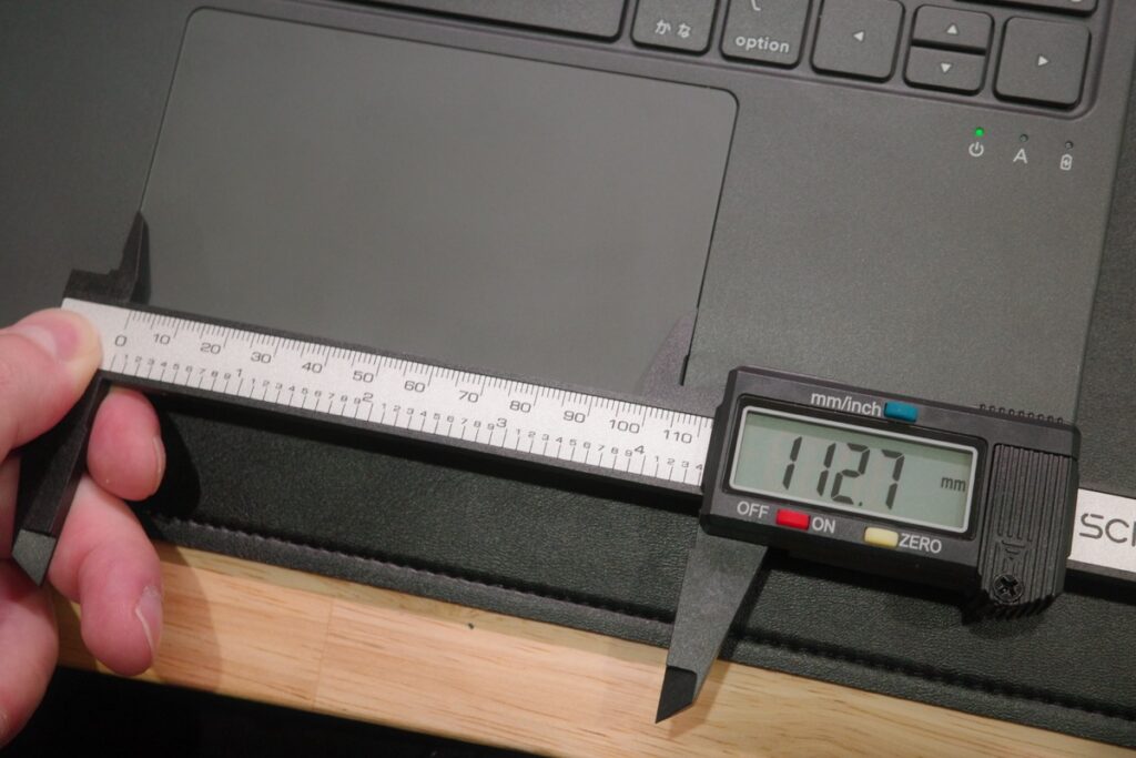 ESR iPad Air 11インチ（M2/M3）Flexキーボードケースのトラックパッドサイズ
