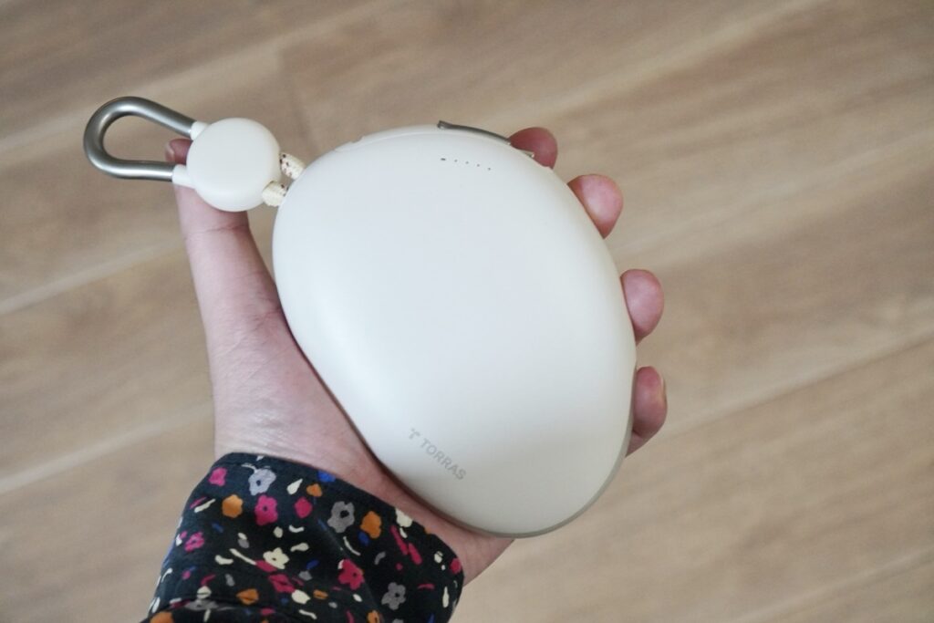 FlexLine Pebble モバイルバッテリーのサイズ感