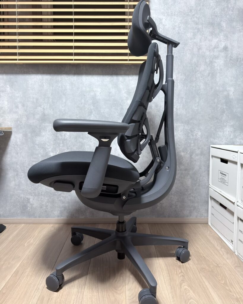 LiberNovo Omniの側面