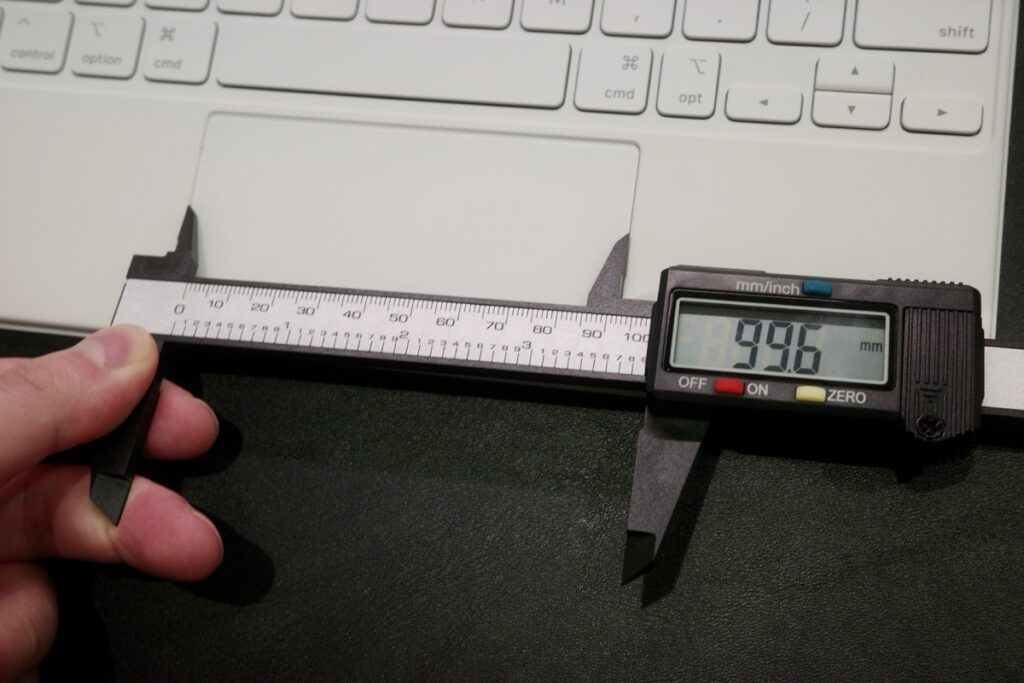 Magic Keyboardのトラックパッドサイズ（横）