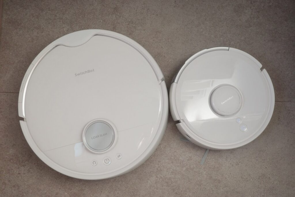 SwitchBotのロボット掃除機 S20とK11＋のサイズ比較