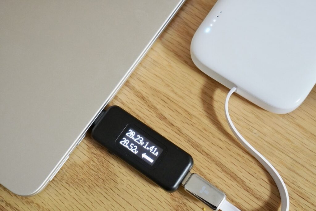 FlexLine 10000mAh モバイルバッテリーの出力を測定