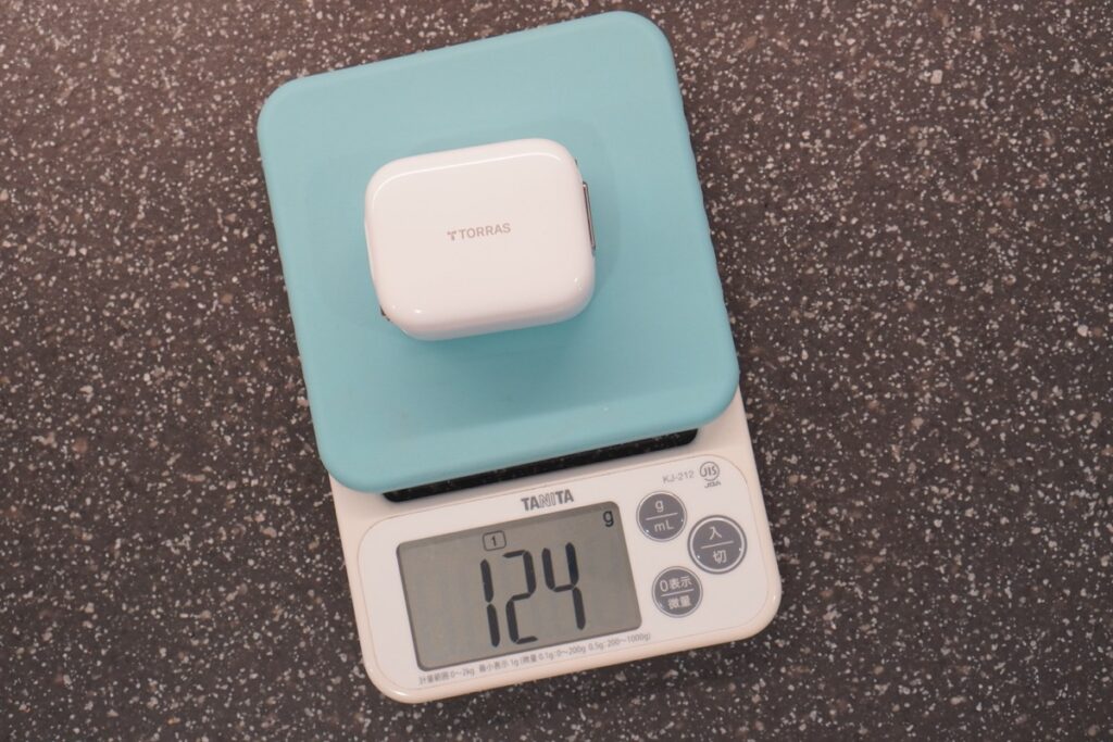 FlexLine 40W type-C 2ポート急速充電器の重さは124g