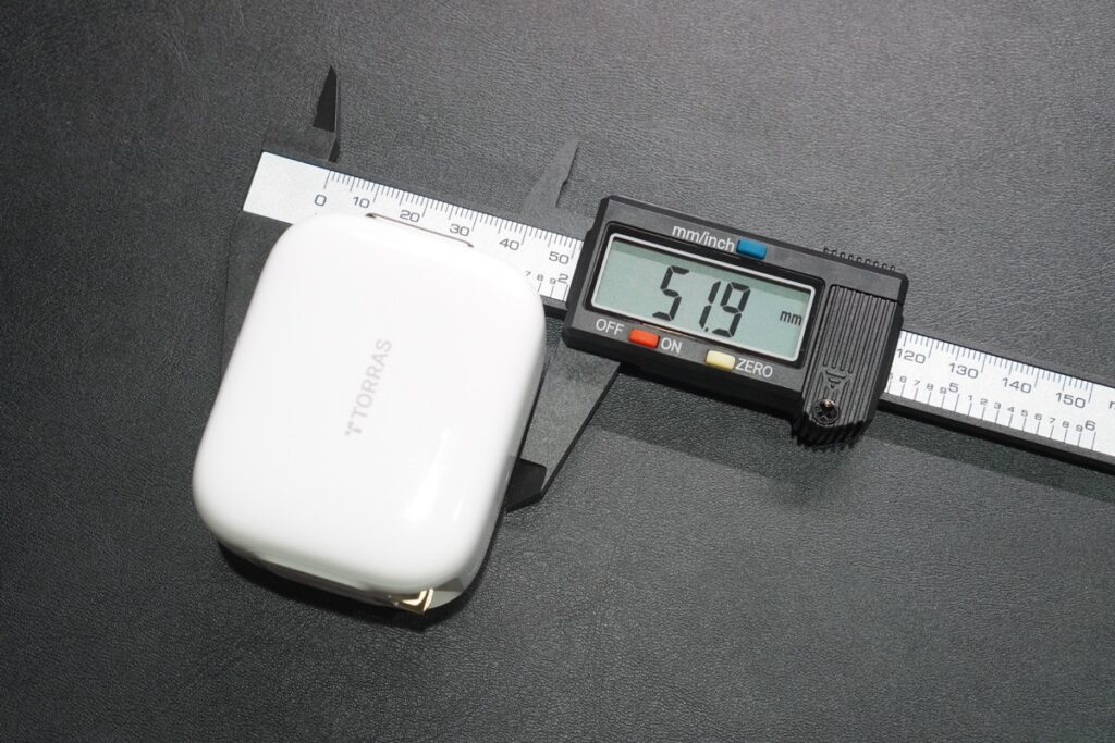 FlexLine 40W type-C 2ポート急速充電器の高さ