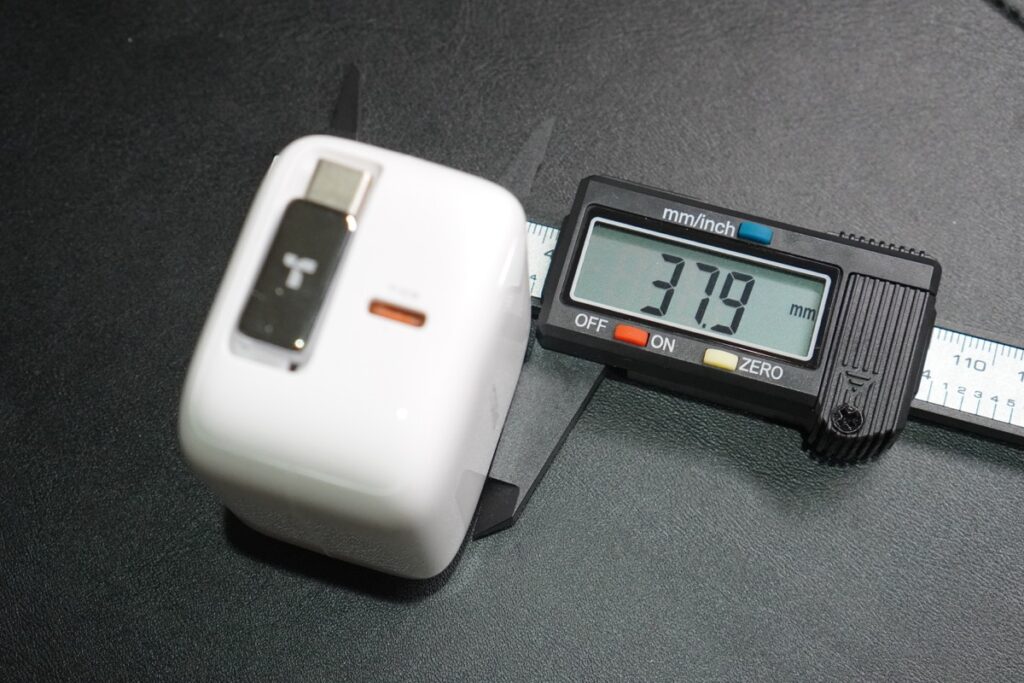 FlexLine 40W type-C 2ポート急速充電器の厚さ