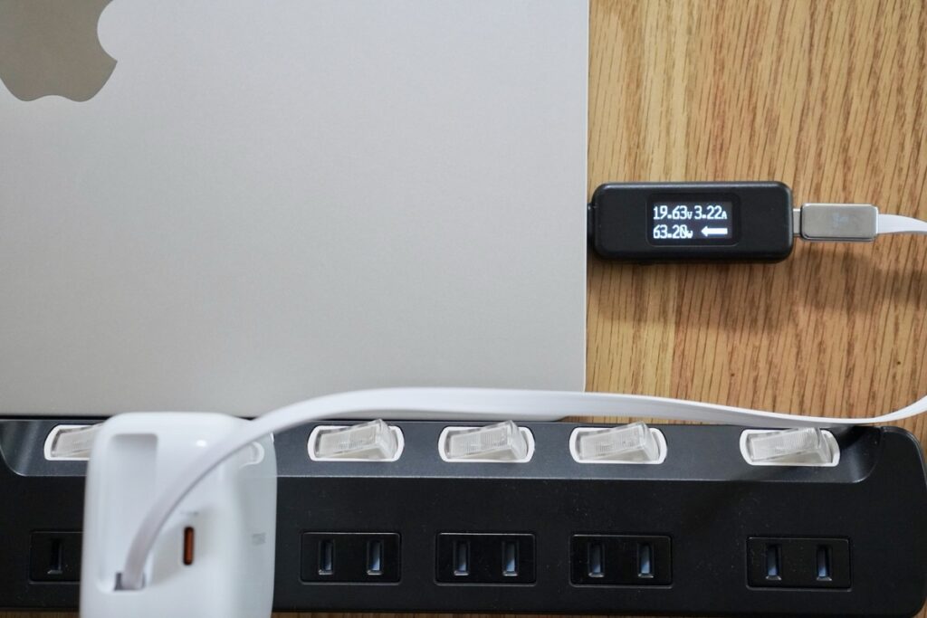 MacBookへの出力は実測63w