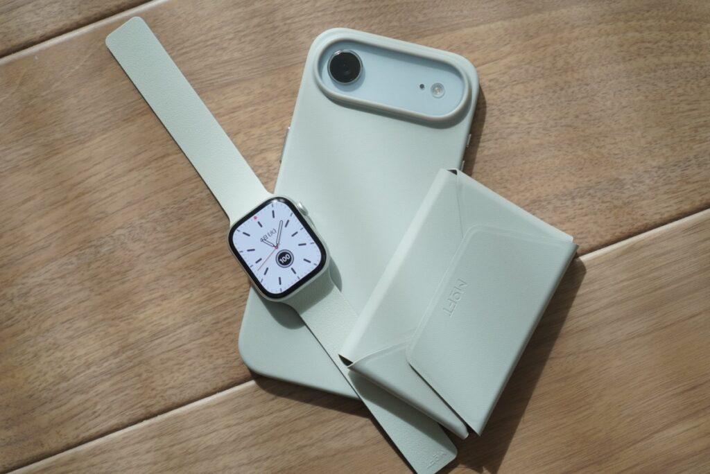 MOFTのiPhoneケースは、Apple Watchバンドやスマホスタンドとの相性も良い