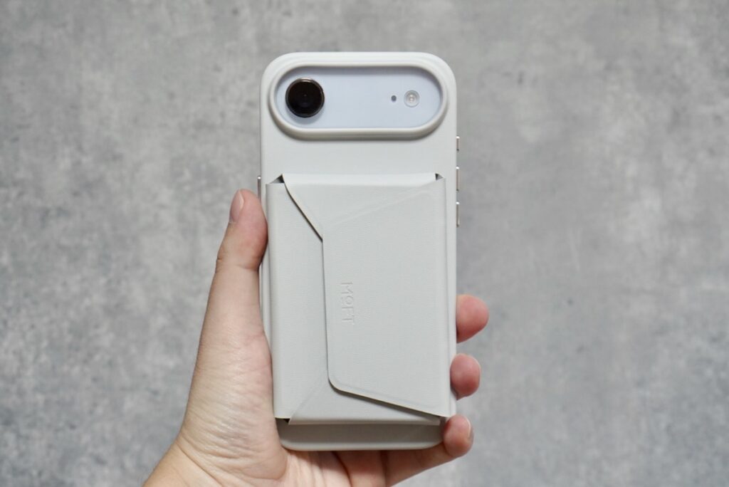 MOVASレザーケースと多機能カードケース