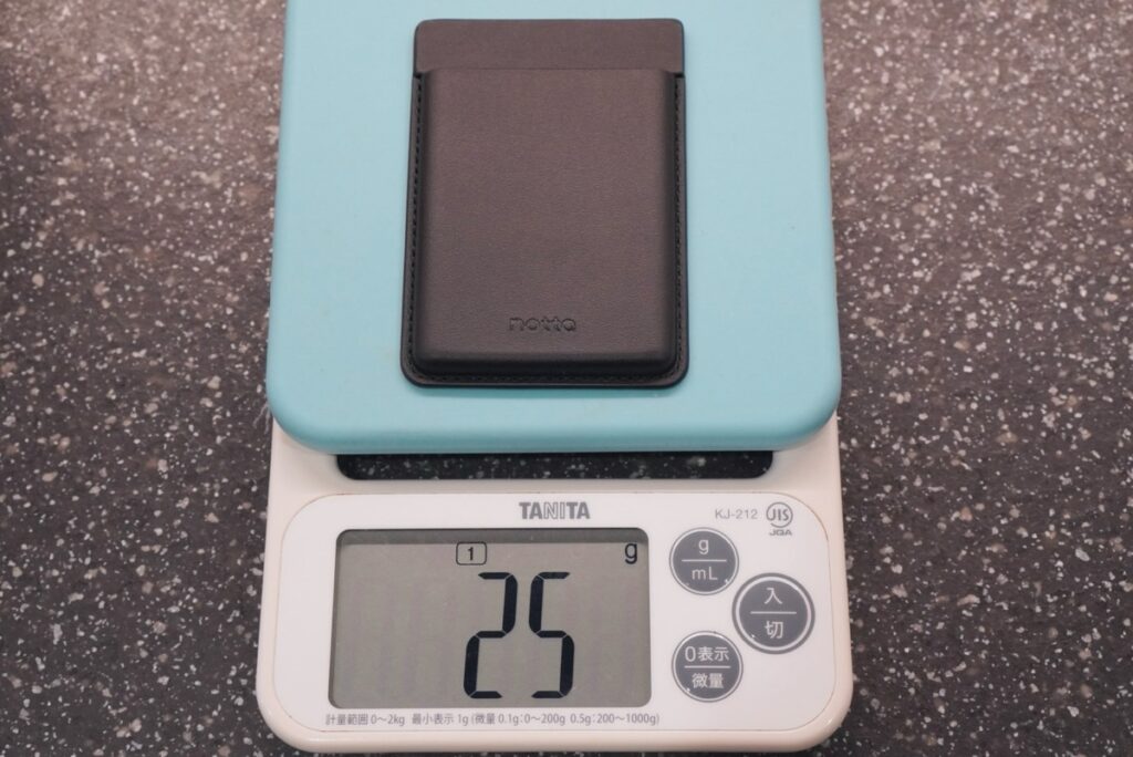 専用MagSafeケースの重さ